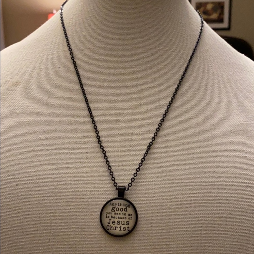 Women’s necklace